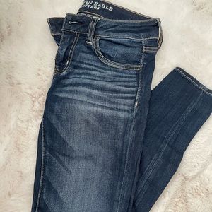 Dark wash • American Eagle jeans • super low jegging • size 4